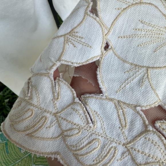 Anthropologie by Pilcro cut out cropped wide legged white jeans with tan trim - Picture 8 of 12